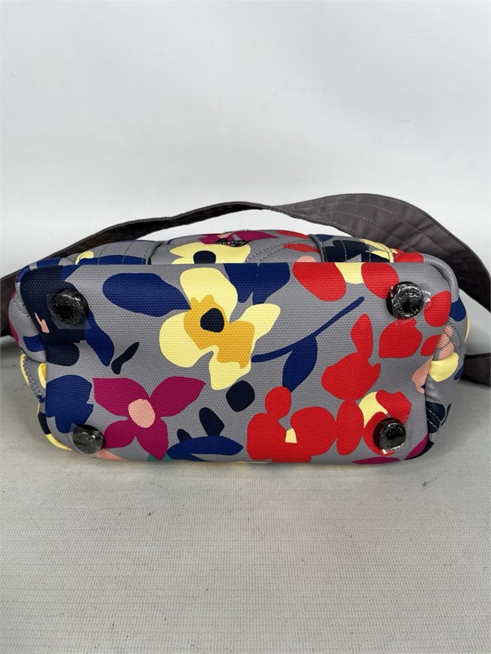 lug Floral Quilted Tote - Gray, Yellow, Red, Navy, Pink - Picture 7 of 9